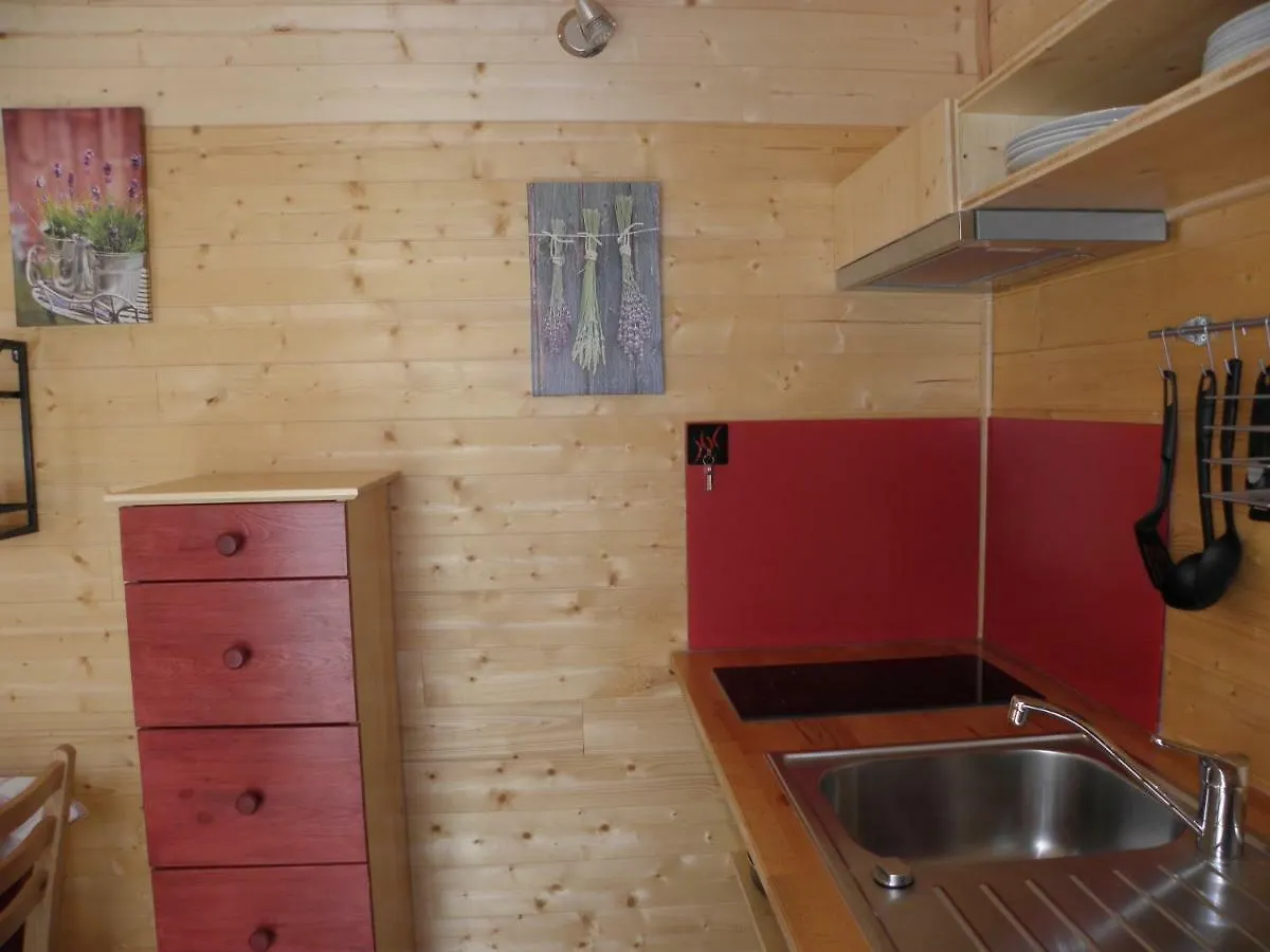 Camping Provence Roulottes Hotel Barbentane Frankrijk