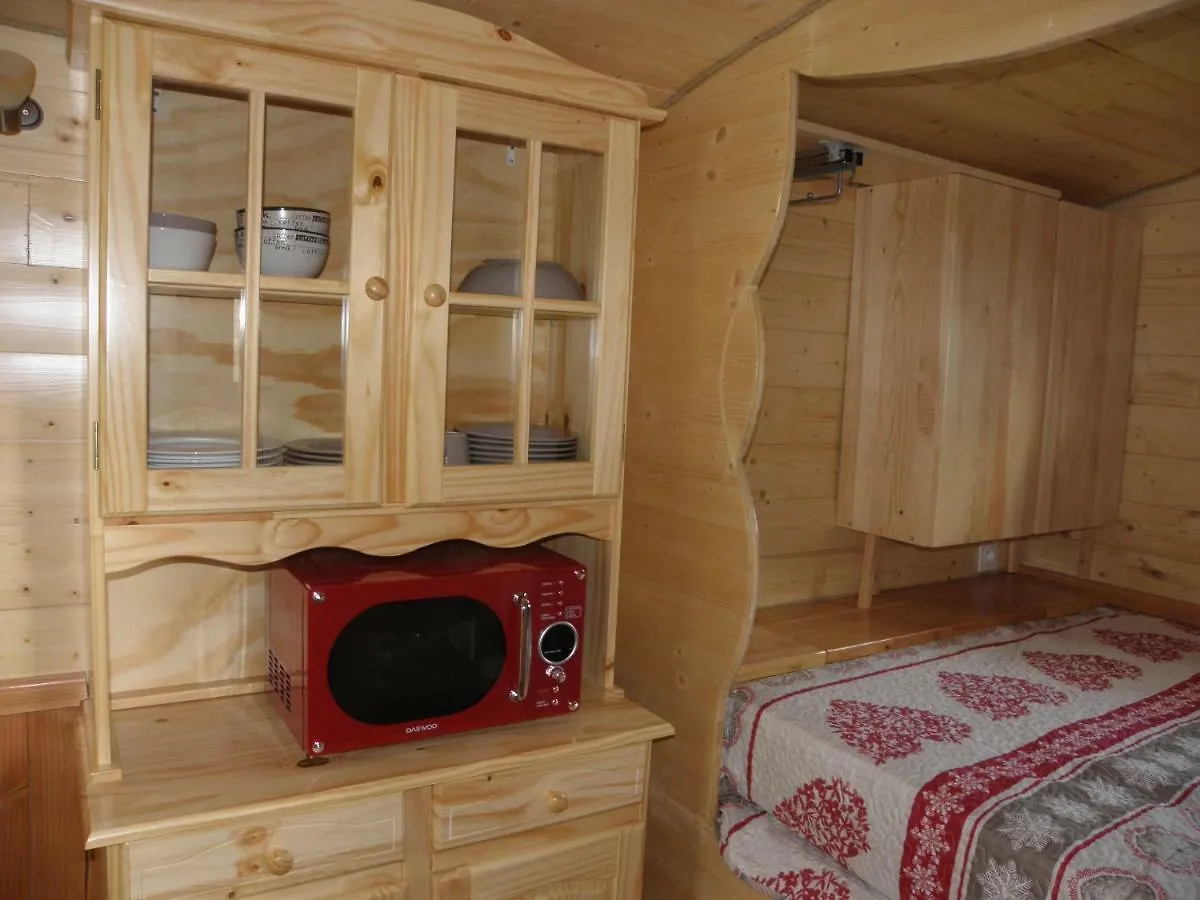 Кемпинг Отель Provence Roulottes Барбентан